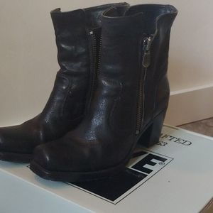 Frye Heath Bootie